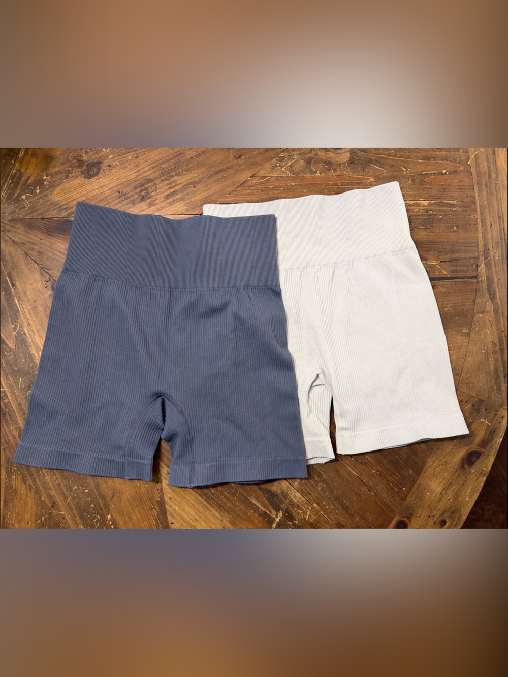 OQQ Women’s Ribbed Performance Shorts - Grey & Cream